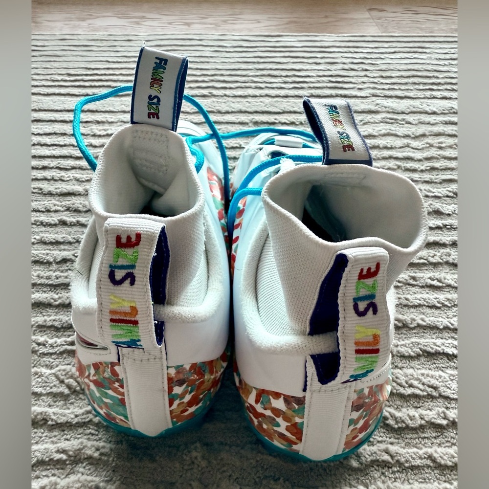 Nike LeBron IV Menace 3 ”Fruity Pebbles” football cleats - Picture 9 of 11